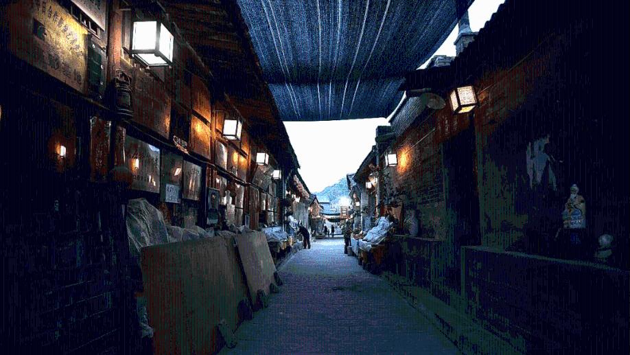 山中有流水，借问不知名。映地为天色，飞空作雨声。恬澹无人见，年年长自清